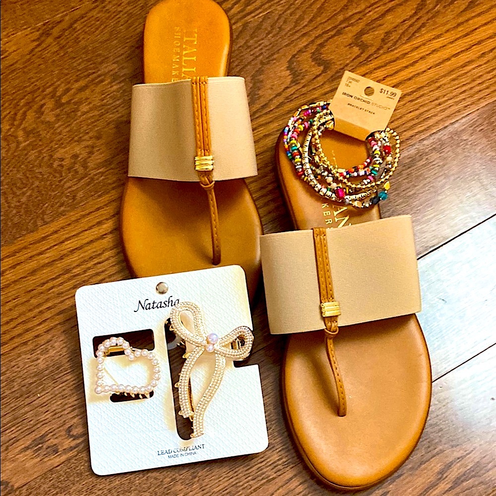Vince Camuto- Thong Sandals with Metallic Detail wFREE hair clips or 8 bracelets
